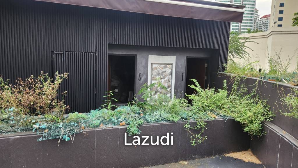 214sqm Award-Winning Restaurant on Sukhumvit 20 Hotel Rooftop -  Very Affordable Fully Equipped and Ready to Operate