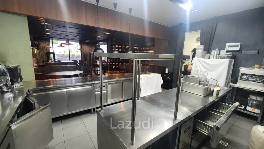 214sqm Award-Winning Restaurant on Sukhumvit 20 Hotel Rooftop -  Very Affordable Fully Equipped and Ready to Operate