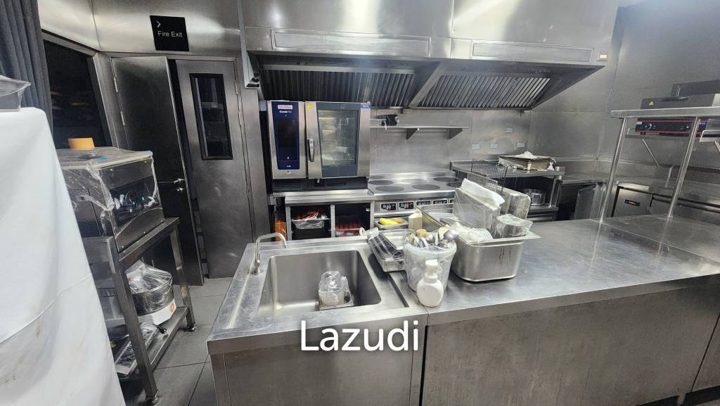 214sqm Award-Winning Restaurant on Sukhumvit 20 Hotel Rooftop -  Very Affordable Fully Equipped and Ready to Operate