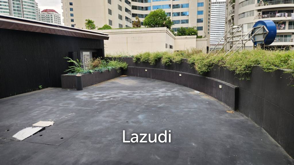 214sqm Award-Winning Restaurant on Sukhumvit 20 Hotel Rooftop -  Very Affordable Fully Equipped and Ready to Operate