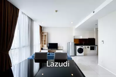 Estella Ekkamai 2-Bedroom Condo with City Views