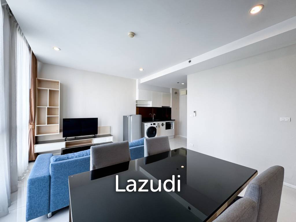 Estella Ekkamai 2-Bedroom Condo with City Views