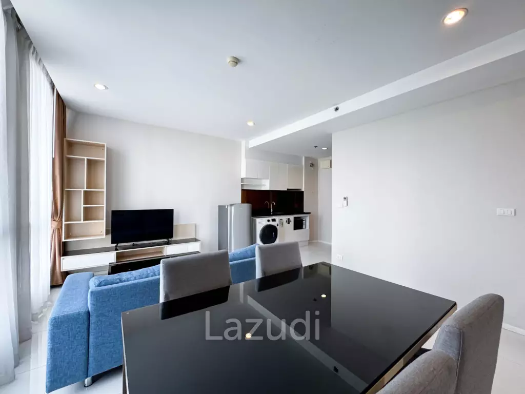Estella Ekkamai 2-Bedroom Condo with City Views