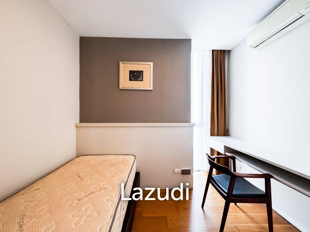 Estella Ekkamai 2-Bedroom Condo with City Views