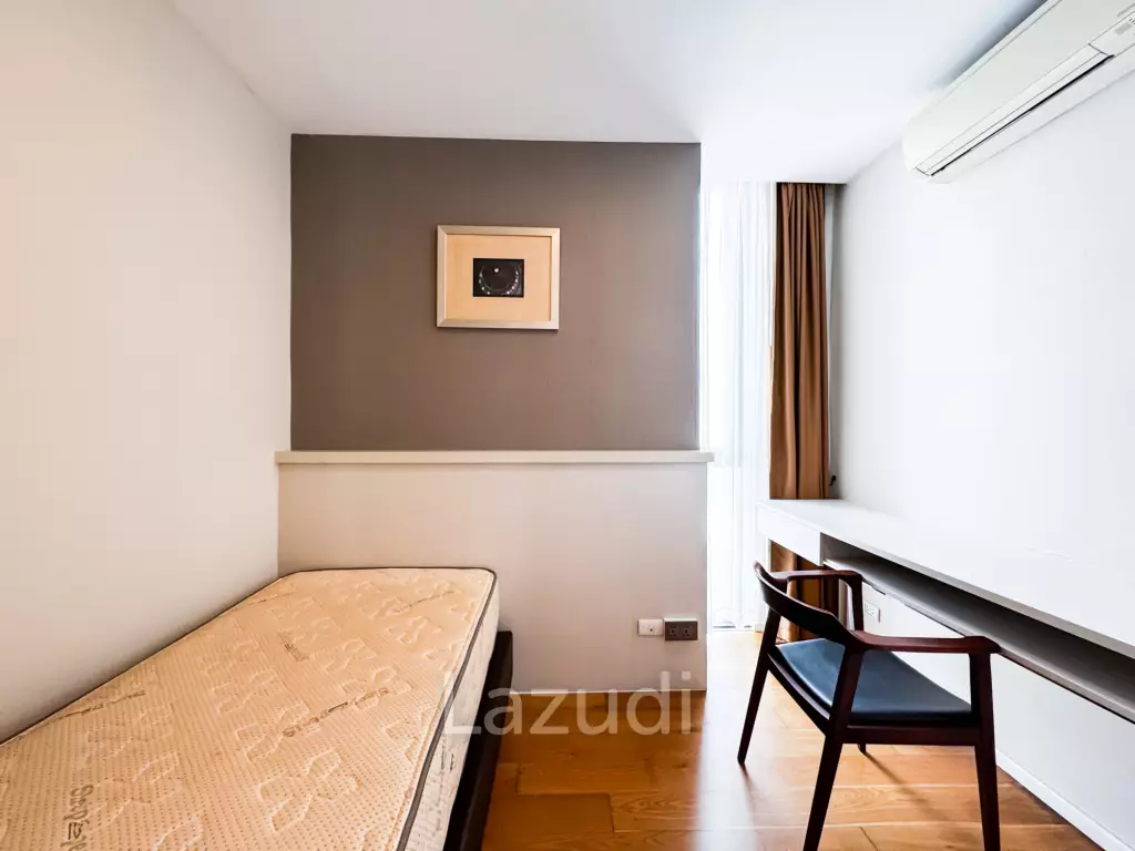 Estella Ekkamai 2-Bedroom Condo with City Views