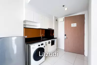 Estella Ekkamai 2-Bedroom Condo with City Views