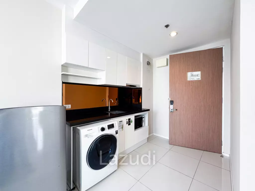 Estella Ekkamai 2-Bedroom Condo with City Views