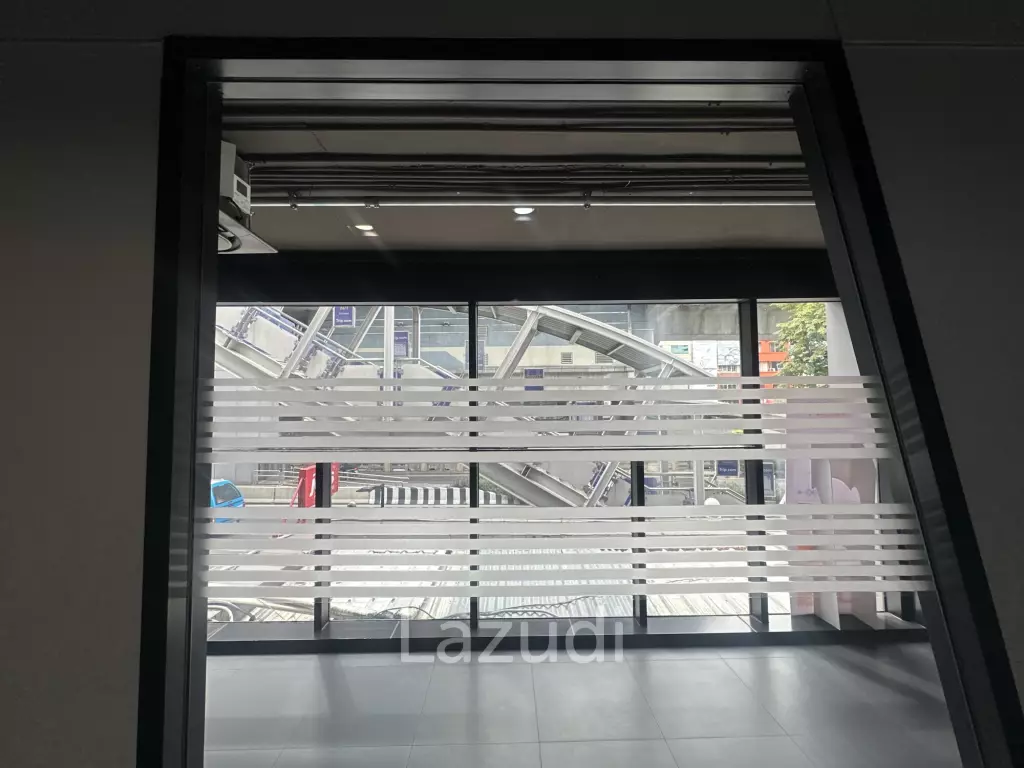 Silom Connect retail area connected to BTS Chong Nonsi.