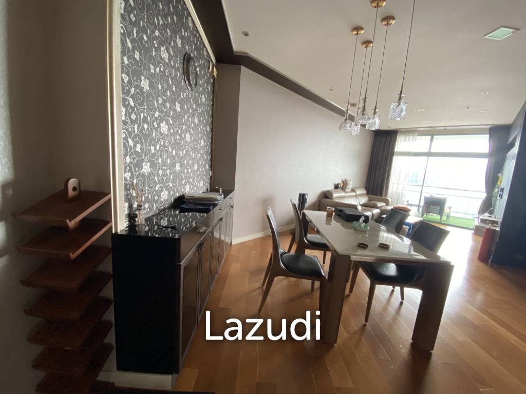 Stunning 2-Bed Condo With Skyline Views Bangkok