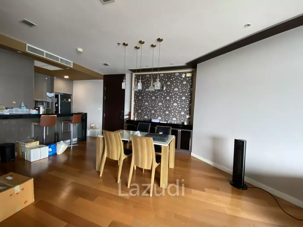 Stunning 2-Bed Condo With Skyline Views Bangkok