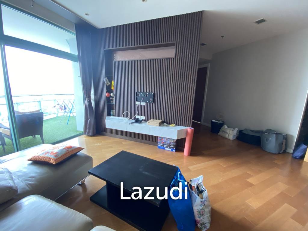 Stunning 2-Bed Condo With Skyline Views Bangkok