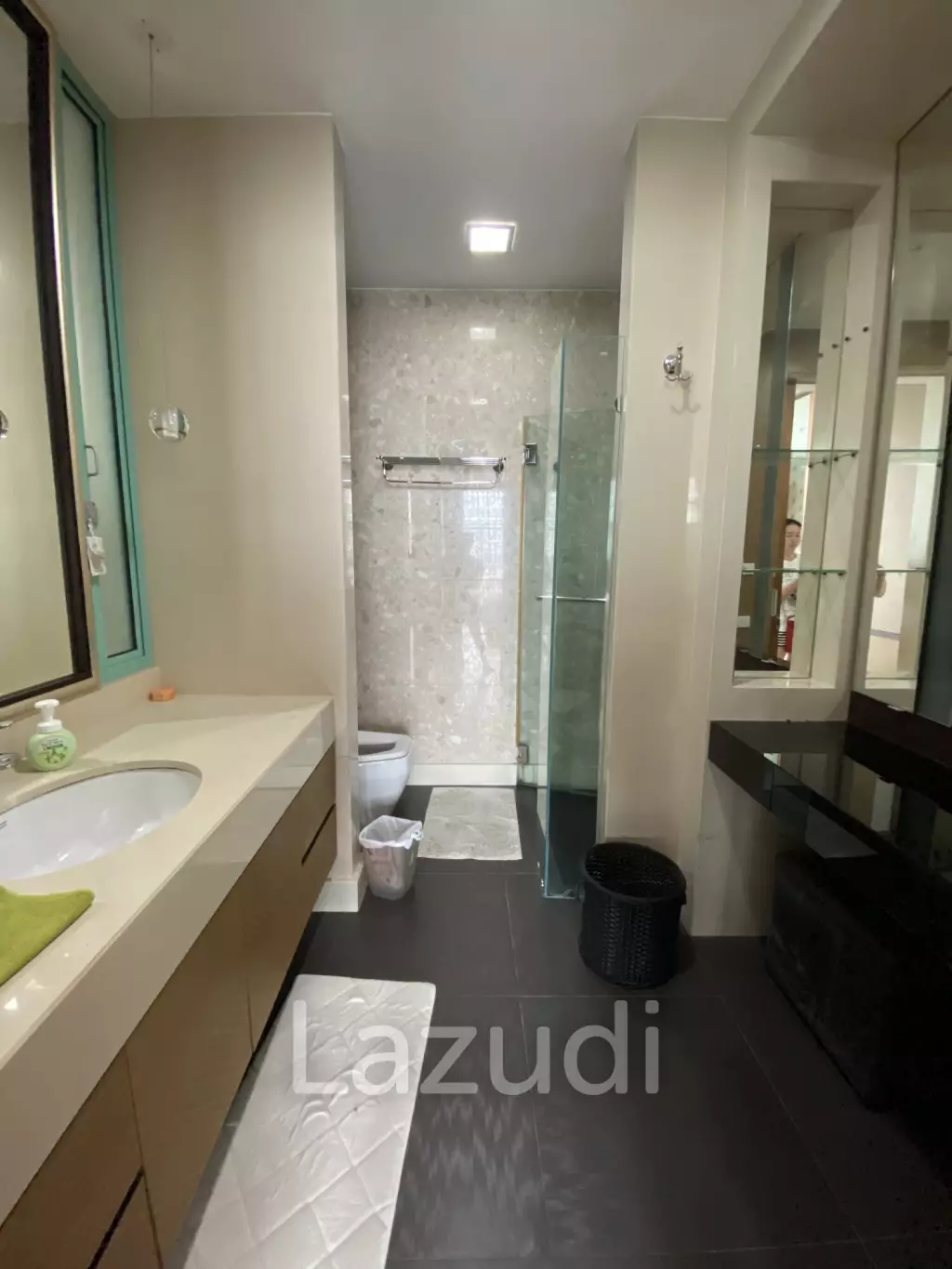 Stunning 2-Bed Condo With Skyline Views Bangkok