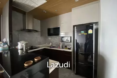 Stunning 2-Bed Condo With Skyline Views Bangkok