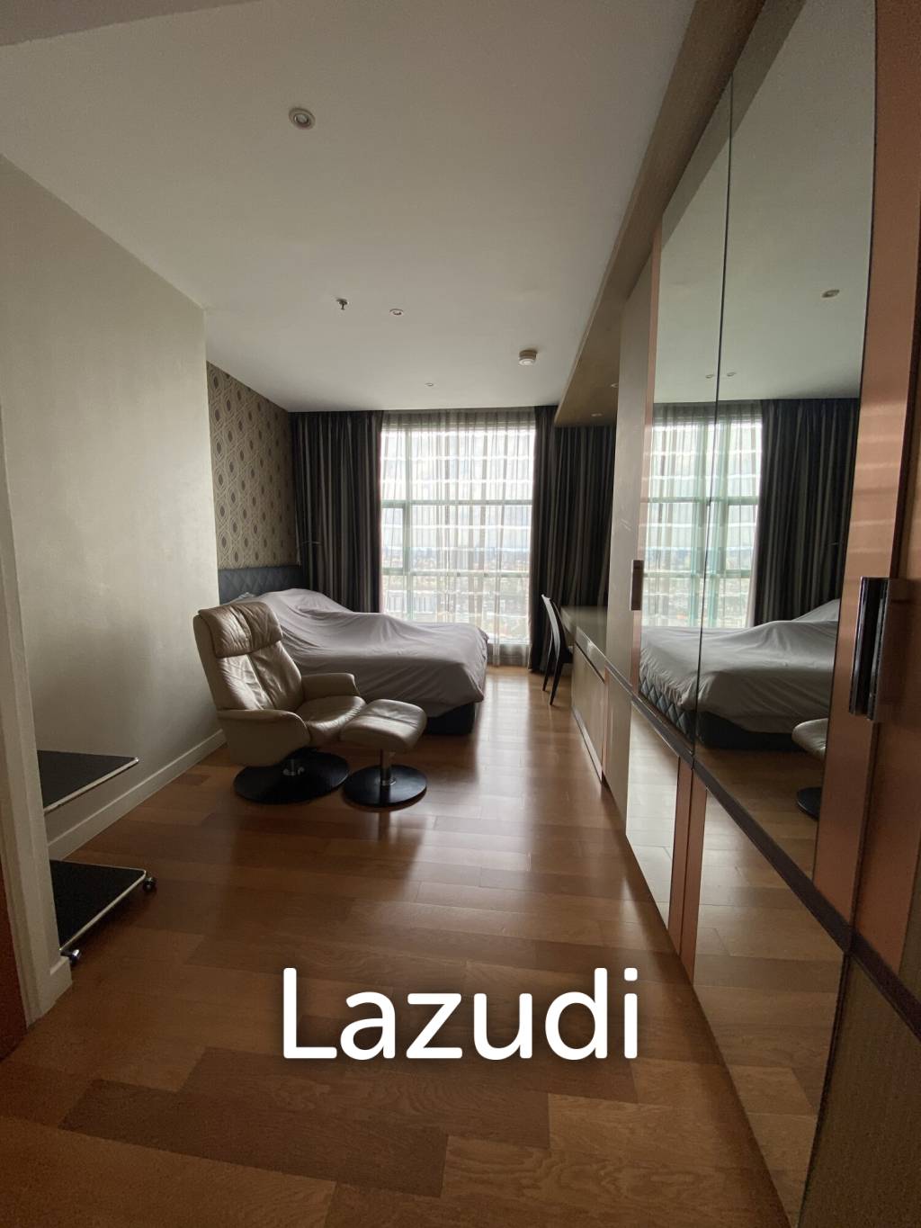 Stunning 2-Bed Condo With Skyline Views Bangkok