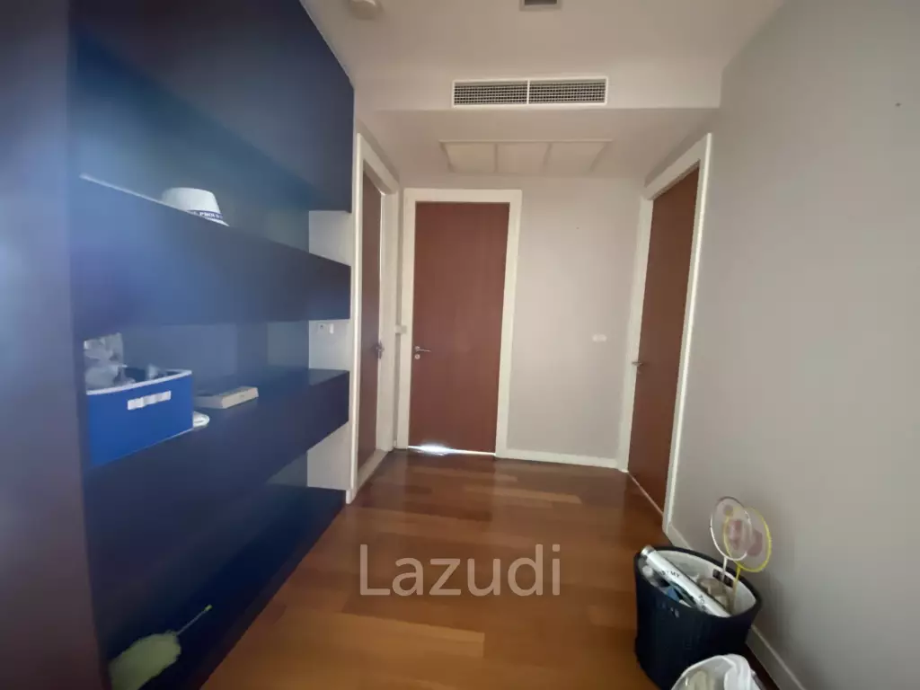 Stunning 2-Bed Condo With Skyline Views Bangkok