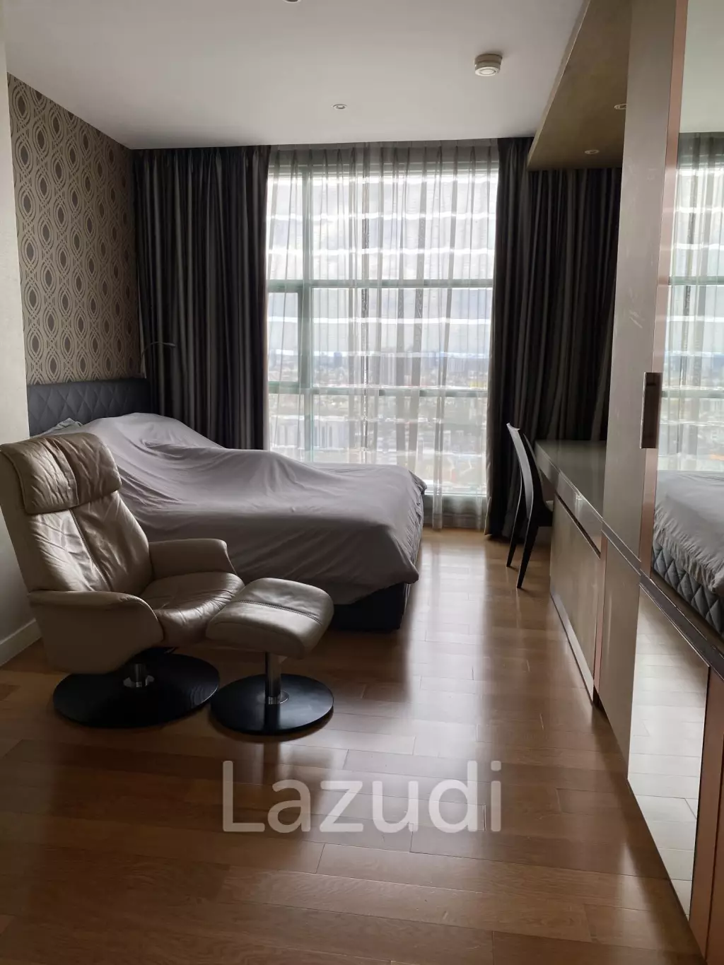 Stunning 2-Bed Condo With Skyline Views Bangkok