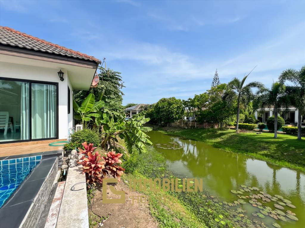 528 qm Grundstück / 300 qm Wohnfläche / Infinitypool