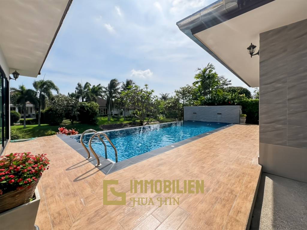 528 qm Grundstück / 300 qm Wohnfläche / Infinitypool