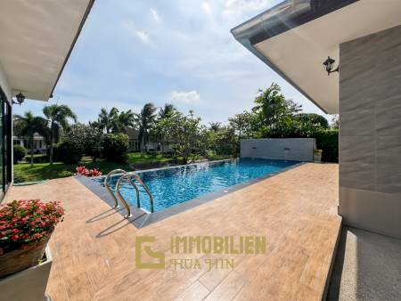 528 qm Grundstück / 300 qm Wohnfläche / Infinitypool