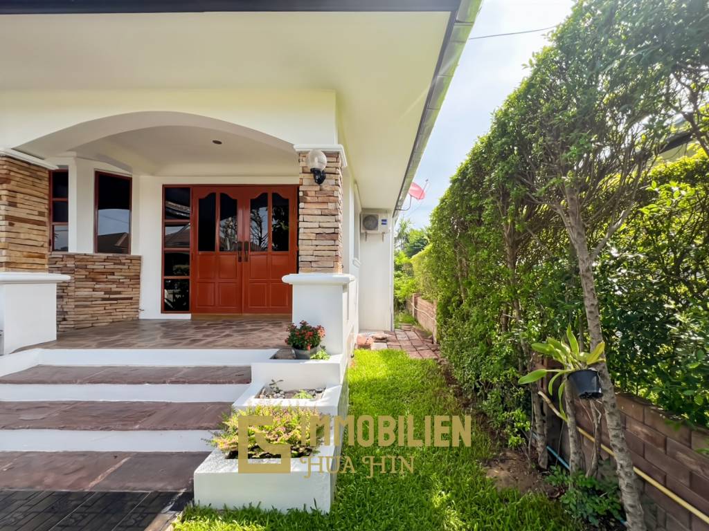 528 qm Grundstück / 300 qm Wohnfläche / Infinitypool