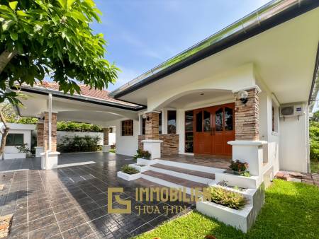 528 qm Grundstück / 300 qm Wohnfläche / Infinitypool