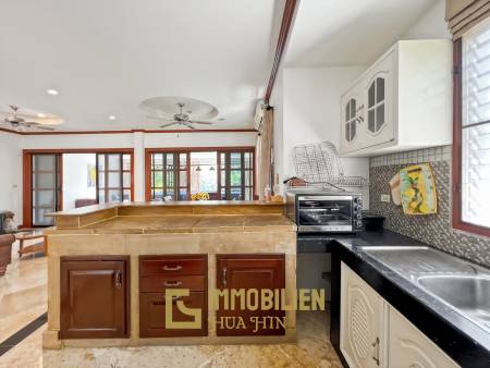 528 qm Grundstück / 300 qm Wohnfläche / Infinitypool