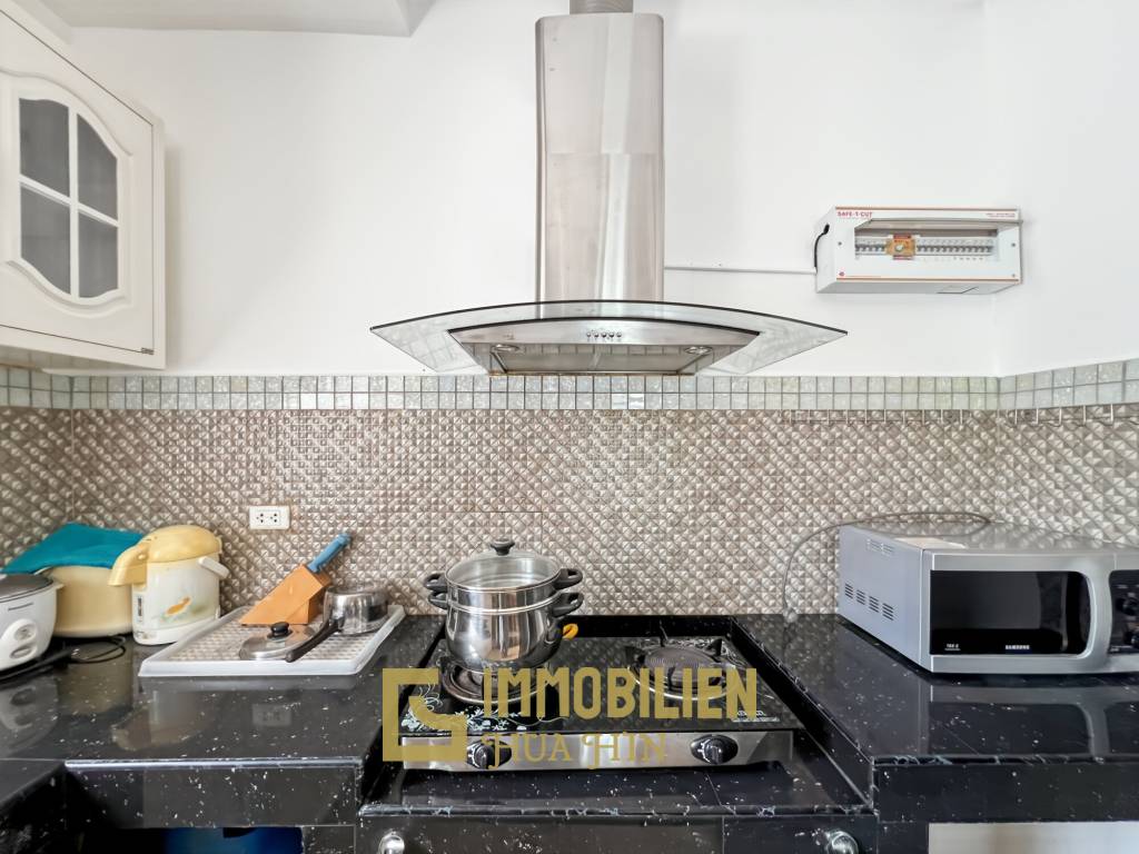 528 qm Grundstück / 300 qm Wohnfläche / Infinitypool