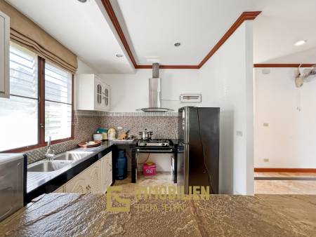 528 qm Grundstück / 300 qm Wohnfläche / Infinitypool