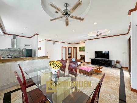 528 qm Grundstück / 300 qm Wohnfläche / Infinitypool