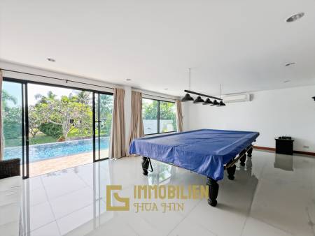 528 qm Grundstück / 300 qm Wohnfläche / Infinitypool