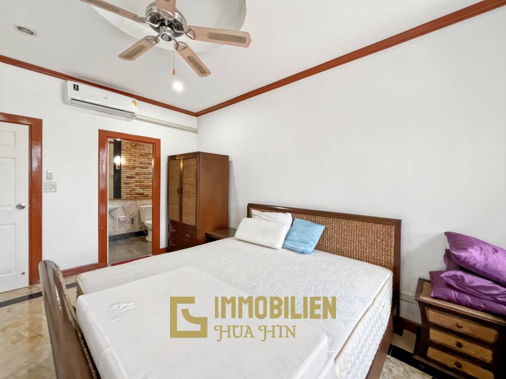 528 qm Grundstück / 300 qm Wohnfläche / Infinitypool