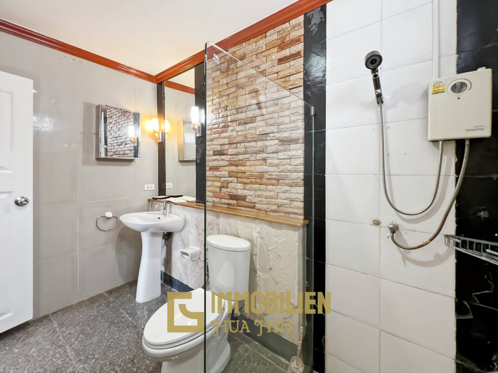 528 qm Grundstück / 300 qm Wohnfläche / Infinitypool