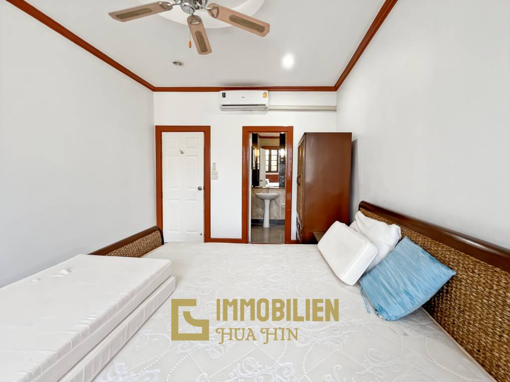 528 qm Grundstück / 300 qm Wohnfläche / Infinitypool