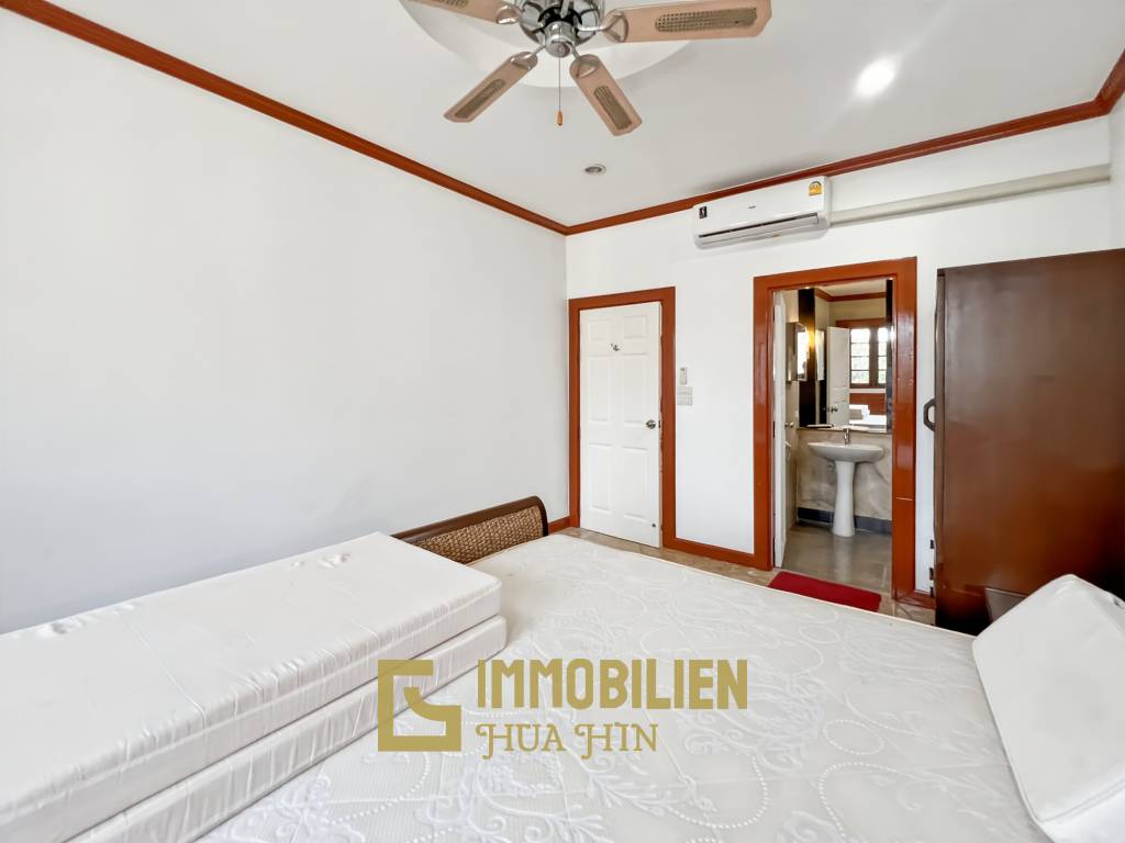 528 qm Grundstück / 300 qm Wohnfläche / Infinitypool