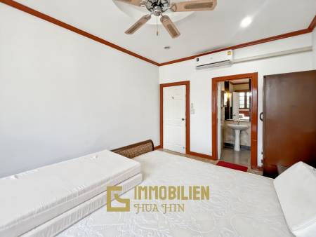 528 qm Grundstück / 300 qm Wohnfläche / Infinitypool