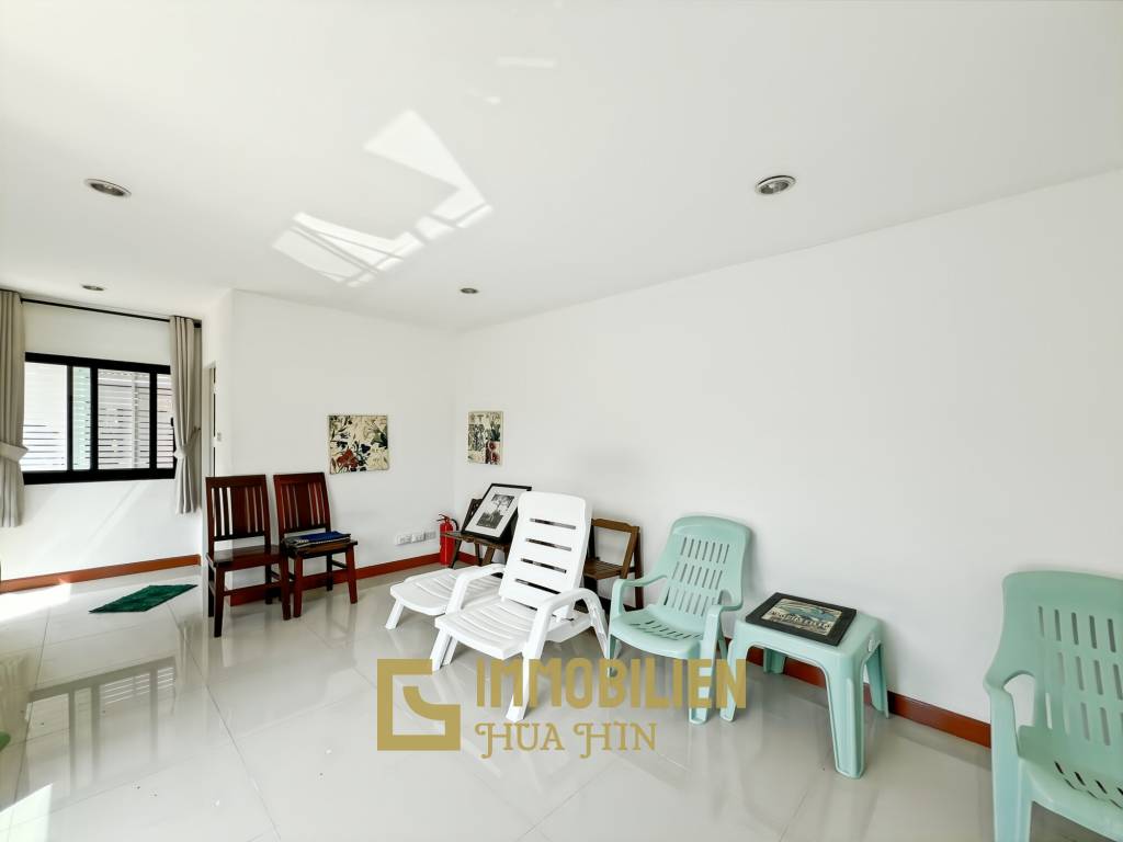 528 qm Grundstück / 300 qm Wohnfläche / Infinitypool