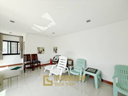 528 qm Grundstück / 300 qm Wohnfläche / Infinitypool