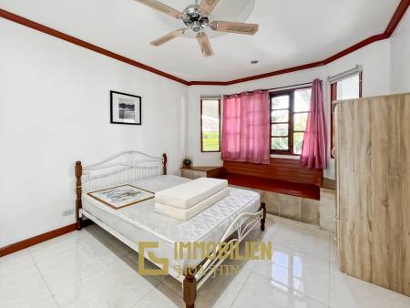 528 qm Grundstück / 300 qm Wohnfläche / Infinitypool