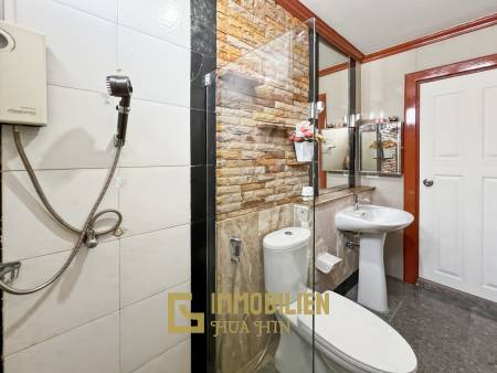 528 qm Grundstück / 300 qm Wohnfläche / Infinitypool