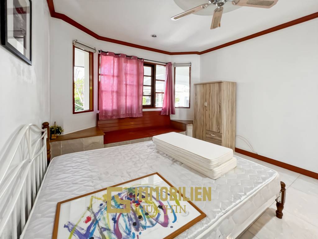 528 qm Grundstück / 300 qm Wohnfläche / Infinitypool