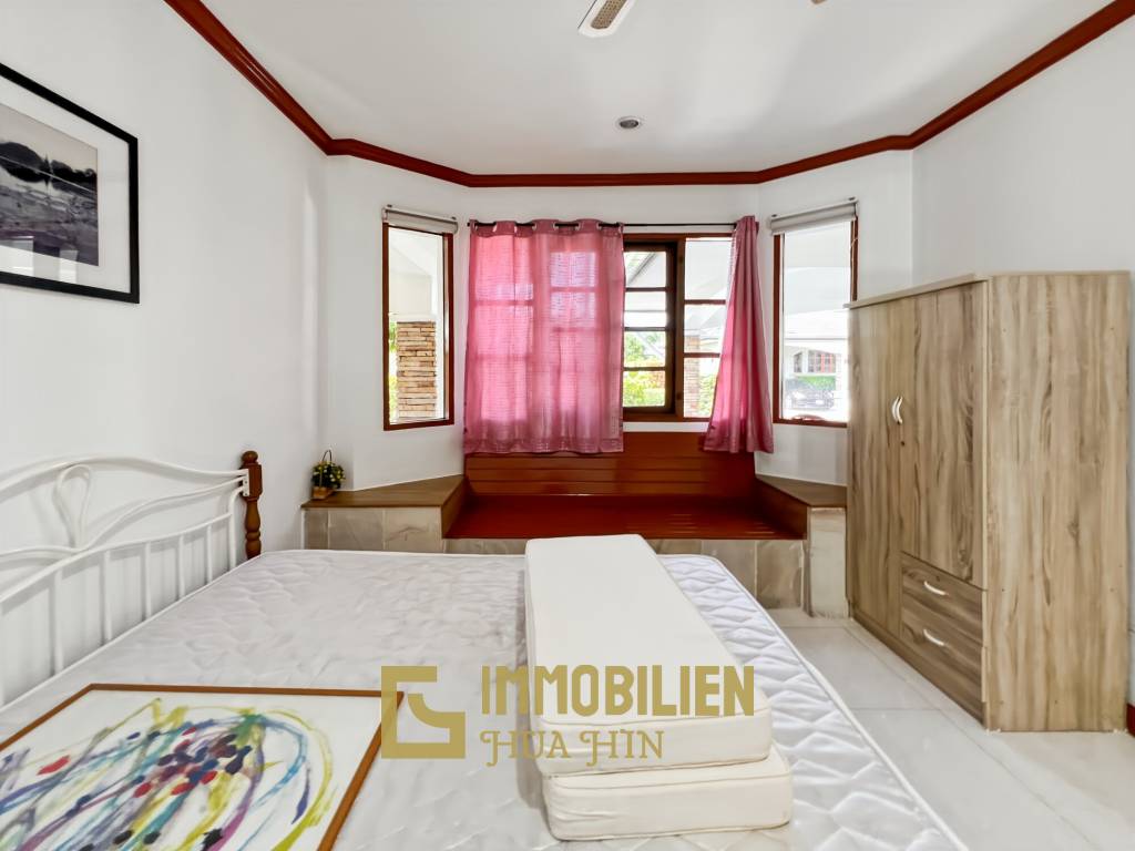 528 qm Grundstück / 300 qm Wohnfläche / Infinitypool