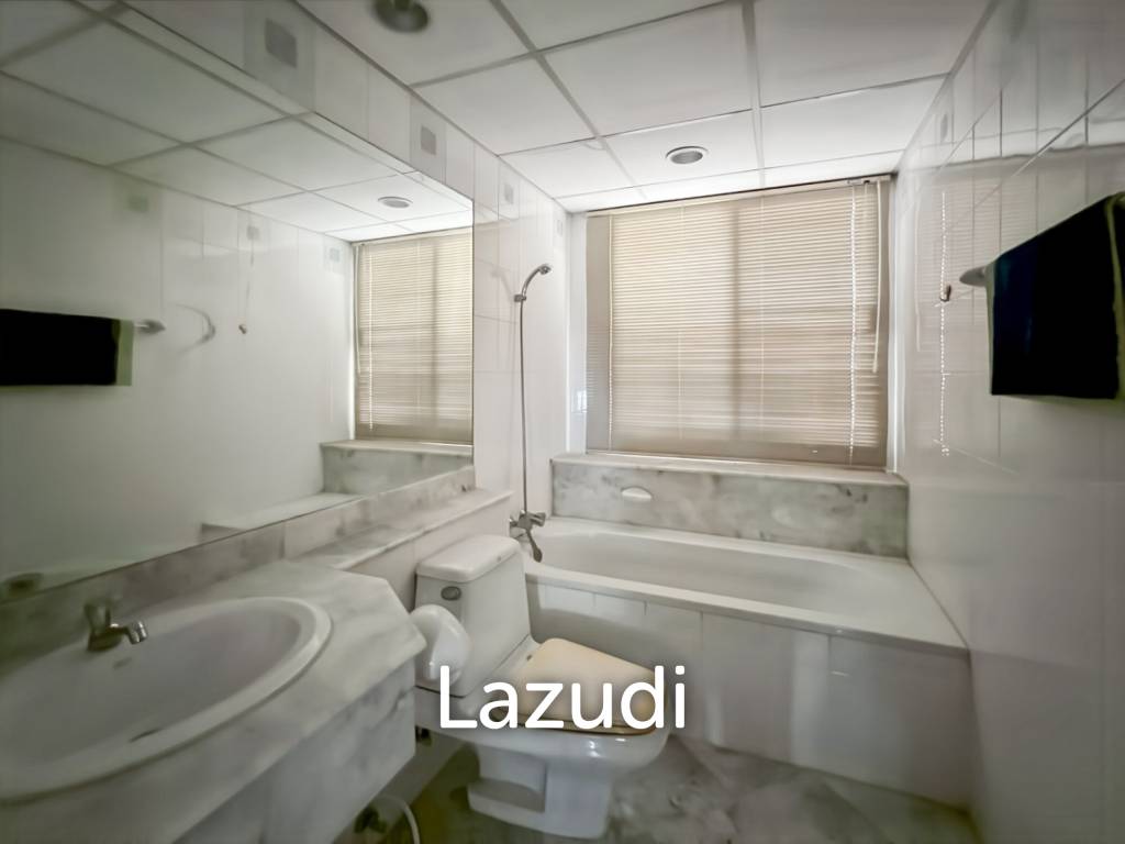 Absolute Beachfront Condo 2-Bedroom in Cha Am Long Beach