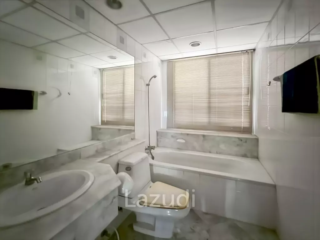 Absolute Beachfront Condo 2-Bedroom in Cha Am Long Beach