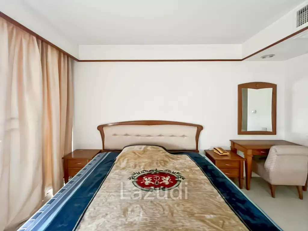 Absolute Beachfront Condo 2-Bedroom in Cha Am Long Beach