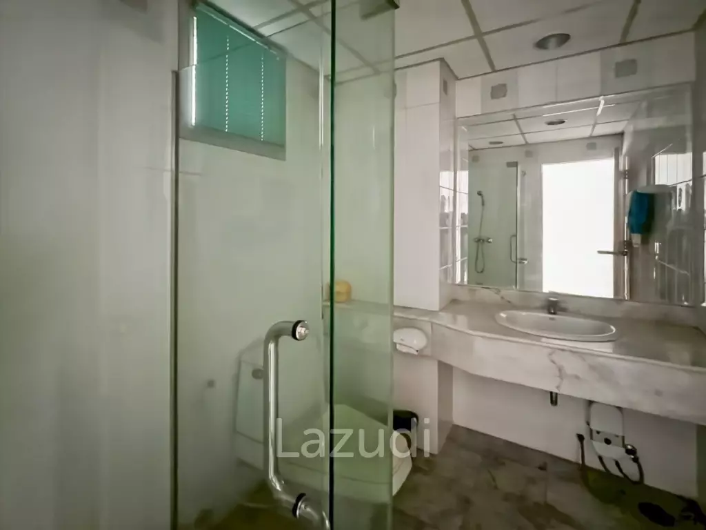 Absolute Beachfront Condo 2-Bedroom in Cha Am Long Beach