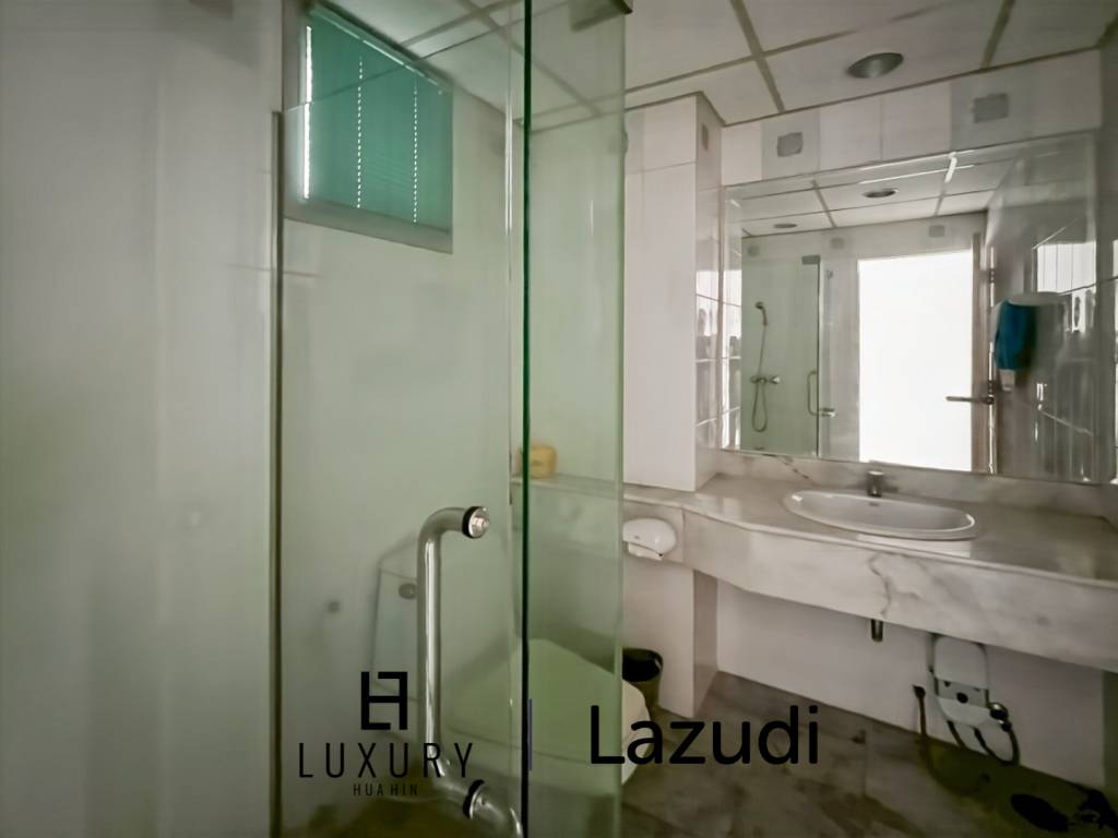 Absolute Beachfront Condo 2-Bedroom in Cha Am Long Beach