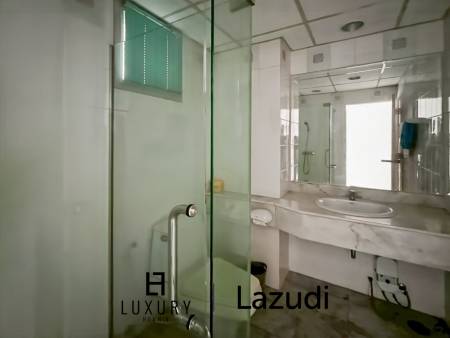 Absolute Beachfront Condo 2-Bedroom in Cha Am Long Beach