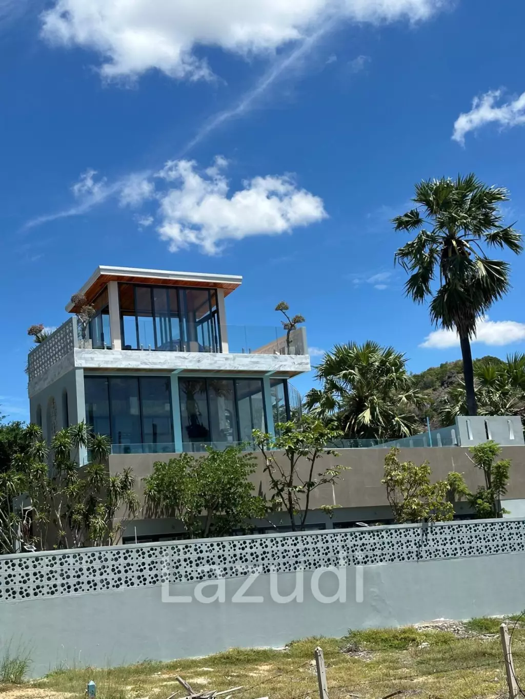 Khao Tao Luxury Pool Villa 4 Bedroom – Steps from the Beach