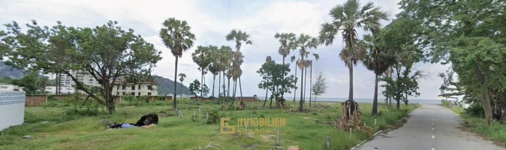 Strandlage / 4 Schlafzimmer / 14m Pool im ersten Stock