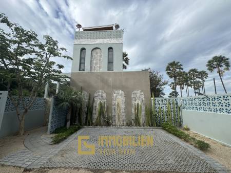 Strandlage / 4 Schlafzimmer / 14m Pool im ersten Stock